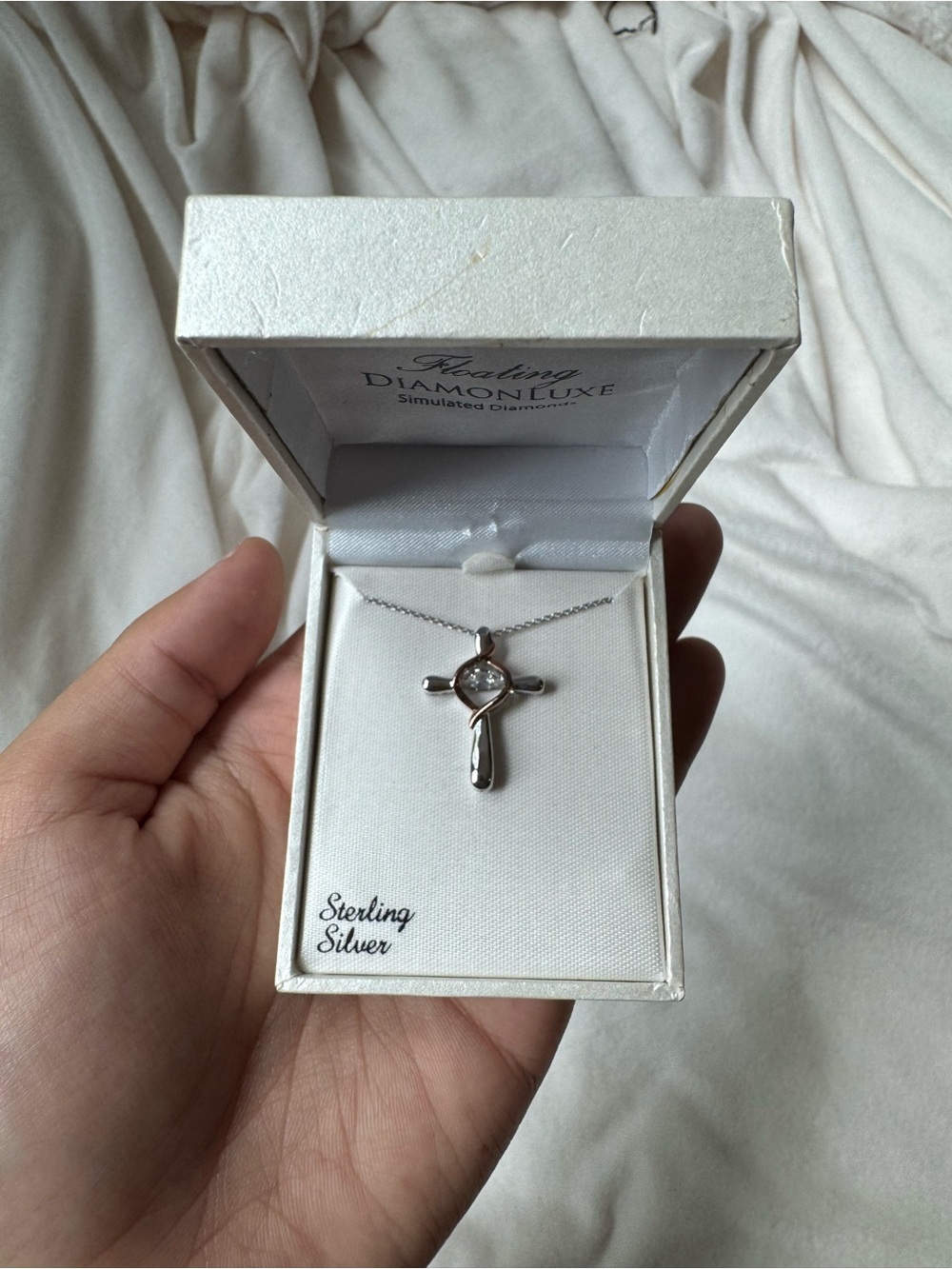 NWT Floating DiamonLuxe Simulated Diamond 925 Sterling Silver Cross Necklace